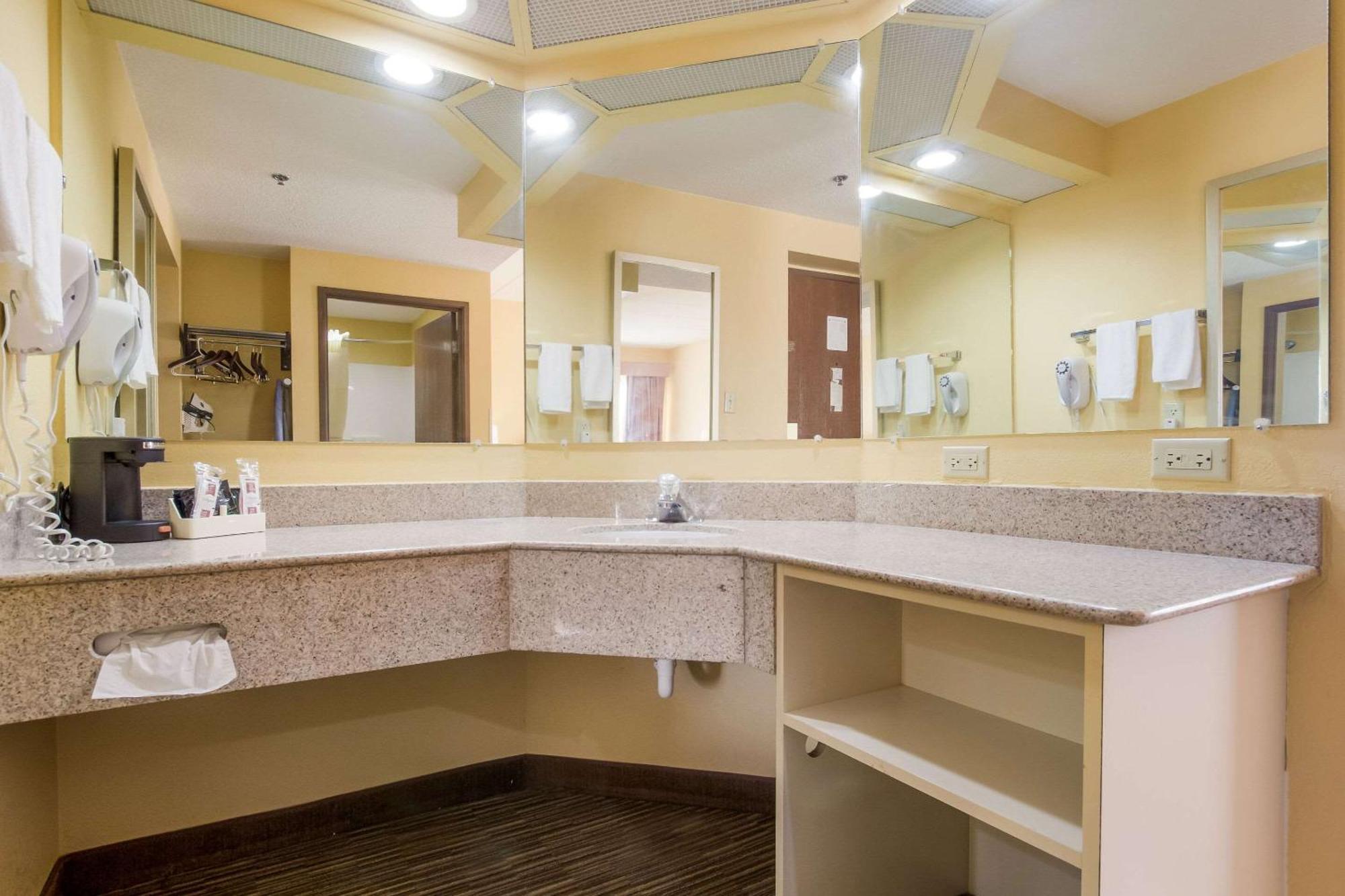 Quality Inn & Suites Cvg Airport Erlanger Luaran gambar